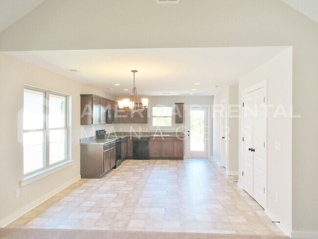 Building Photo - Wonderful Home for Rent in Margaret!  Depo...