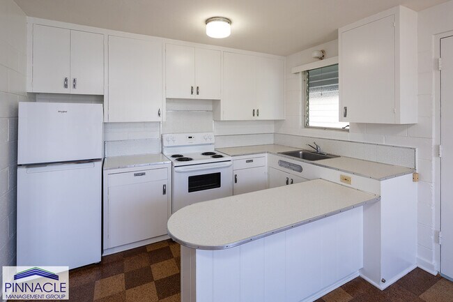 Building Photo - 738 Menehune Ln