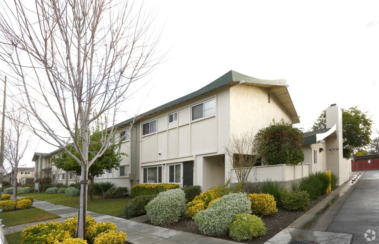 Primary Photo - Citron Place