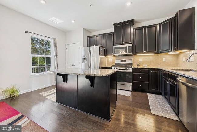 Building Photo - 142 Mulberry Dr