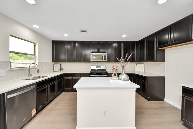 Foto del edificio - 21318 Pine Monte Ridge Ln