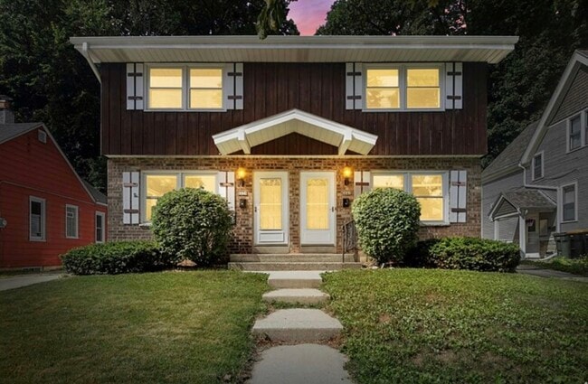 Building Photo - 6639 Hillside Ln