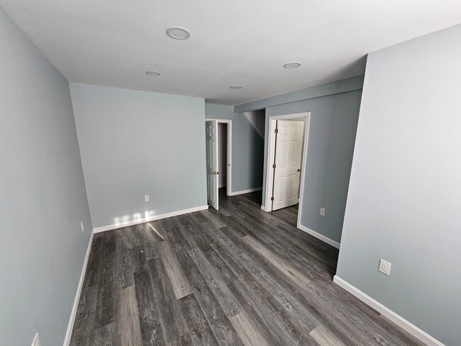 Building Photo - 1230 Smyth Rd