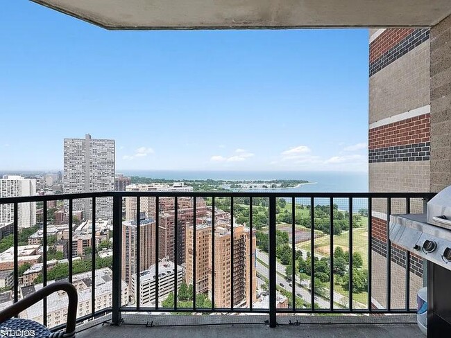 Foto del edificio - 1 bedroom in Chicago IL 60613