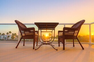 Building Photo - 880 Mandalay Ave