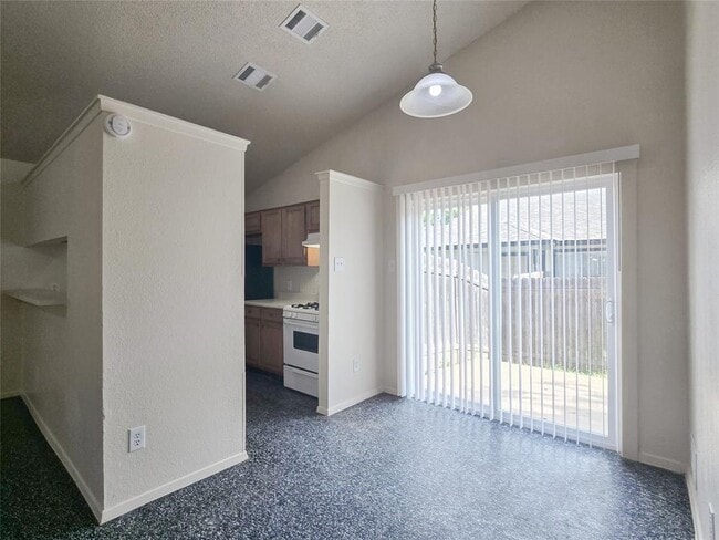Foto del edificio - 626 Greenlawn Blvd