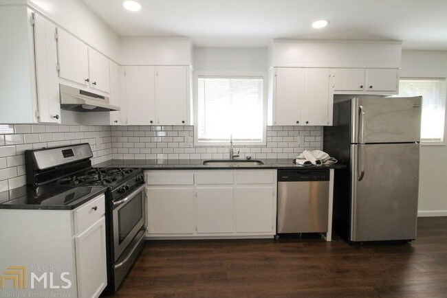 Foto del edificio - 3701 Hopkins Rd