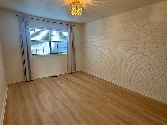 Building Photo - Spacious 3 Bedroom 3 Bath Home in NW OKC!!