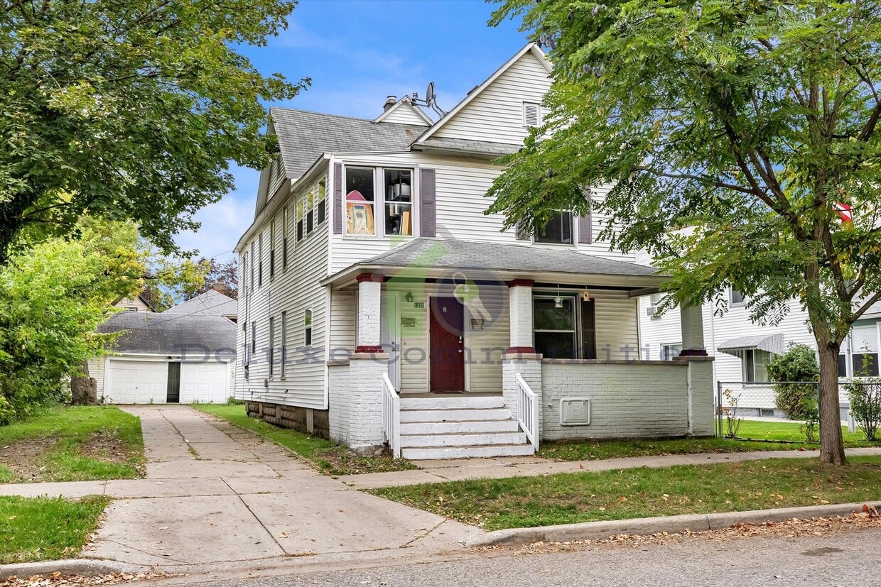 Foto principal - 1335 Hamilton Ave NW