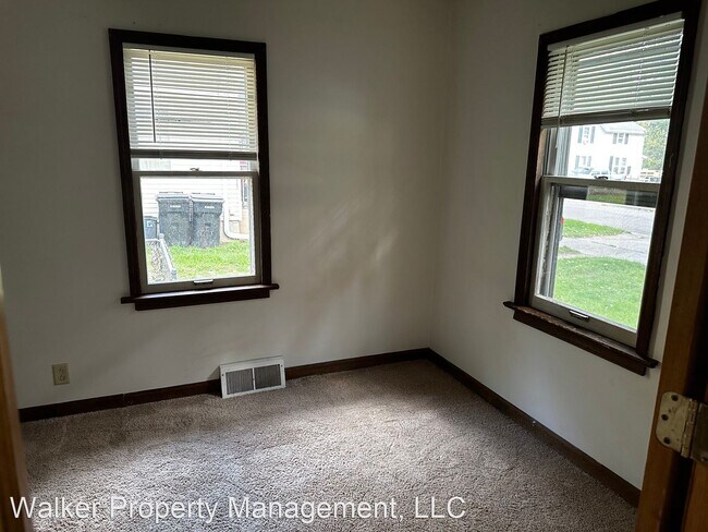Building Photo - 2 br, 1 bath House - 1448 Hackett St