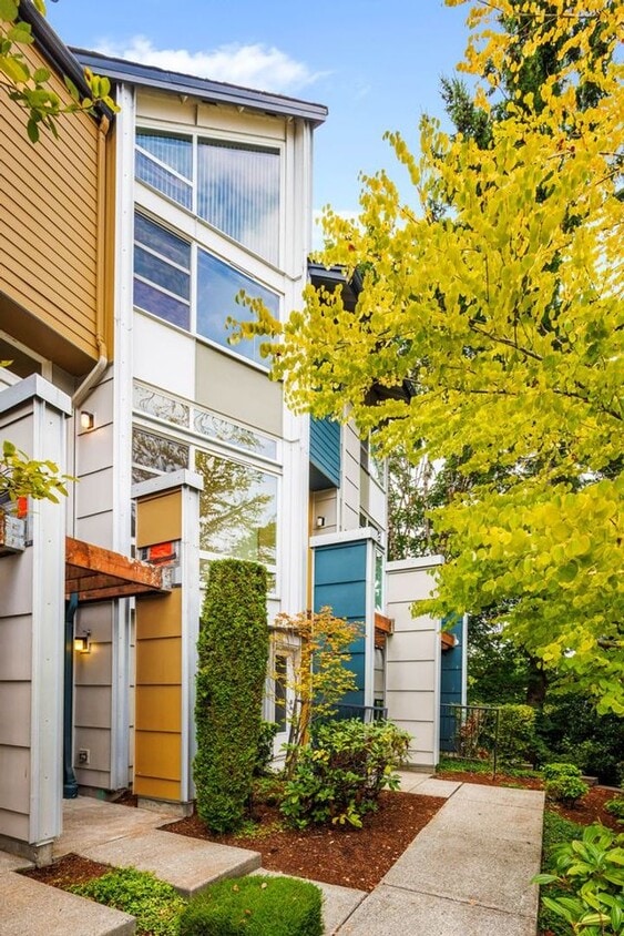 Primary Photo - Prime Redmond Location at the Element