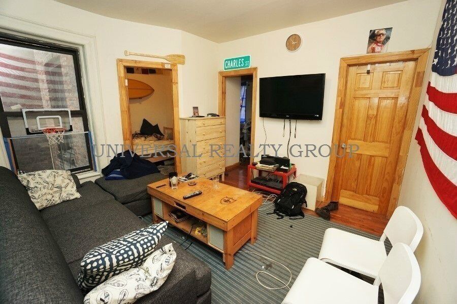 Foto principal - 244 E 21st St