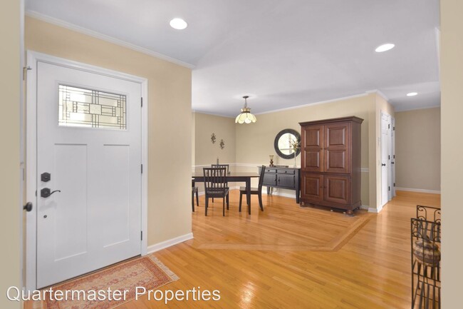 Building Photo - 3 br, 2.5 bath House - 410 Trapier Dr.