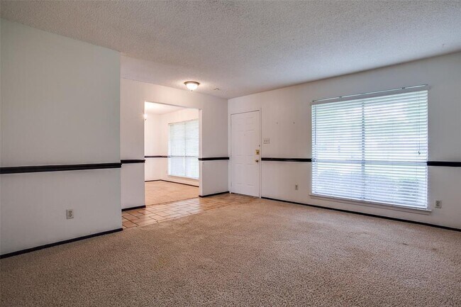 Building Photo - 2034 Cap Rock Dr