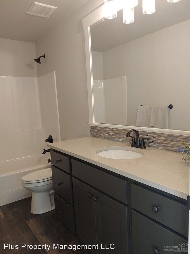 Building Photo - 4 br, 2.5 bath House - 719 NW 26th Street