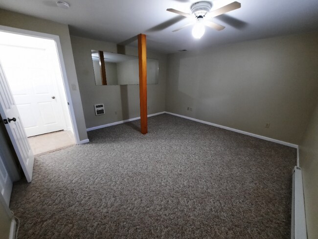 Building Photo - 113 Sunhigh Dr