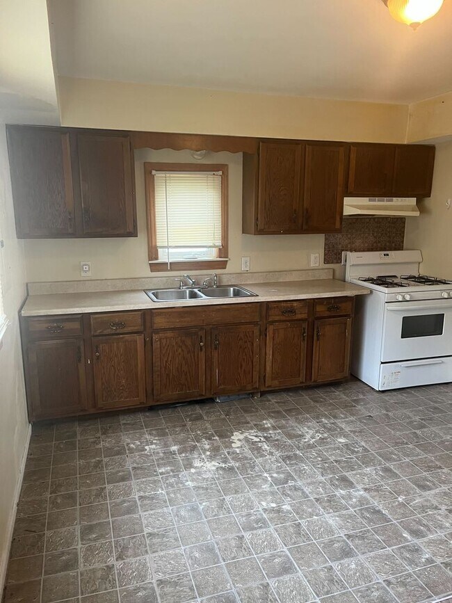 Foto del edificio - 2 Bedroom Bungalow - $1100