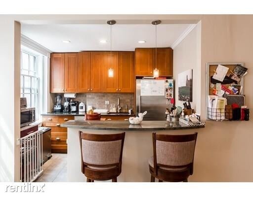 Building Photo - 2 br, 1 bath  - 21 Revere Street #4 NG 4