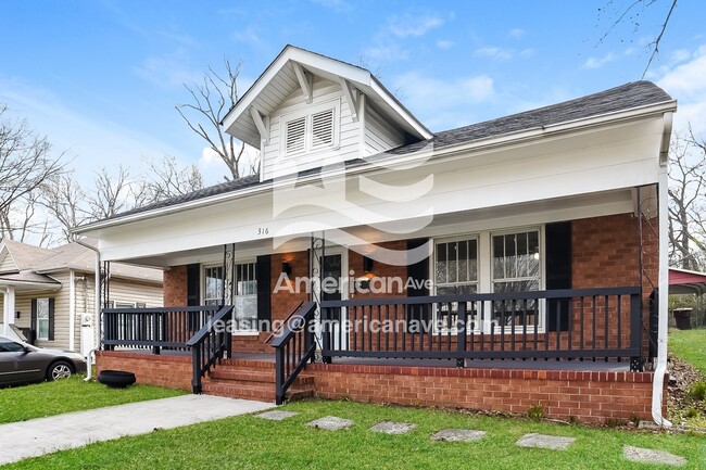 Building Photo - 316 N Regan St