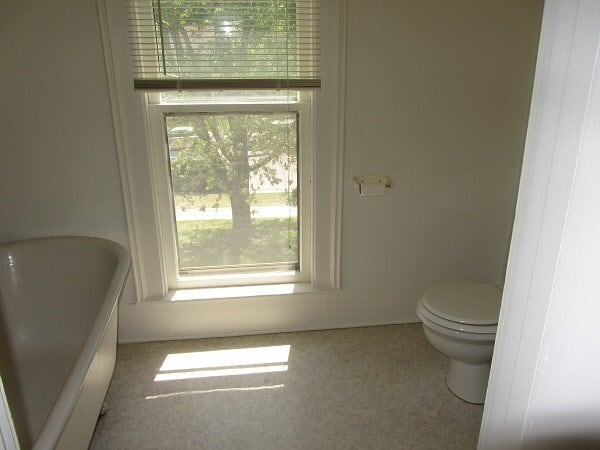 Building Photo - Efficienty/Studio Apartment  - Downtown Ea...