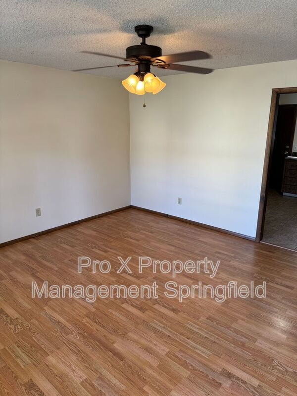 Foto del edificio - 204 W Madison St