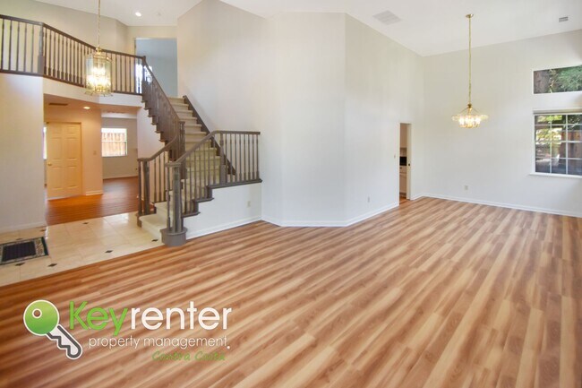 Foto del edificio - 4-Bedroom Home in Sought-After Tassajara R...