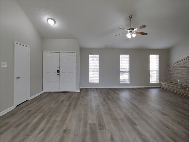 Foto del edificio - 12819 Enchanted Path Dr