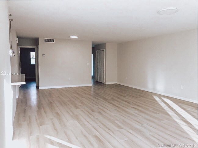 Building Photo - 8130 SW 83rd Pl