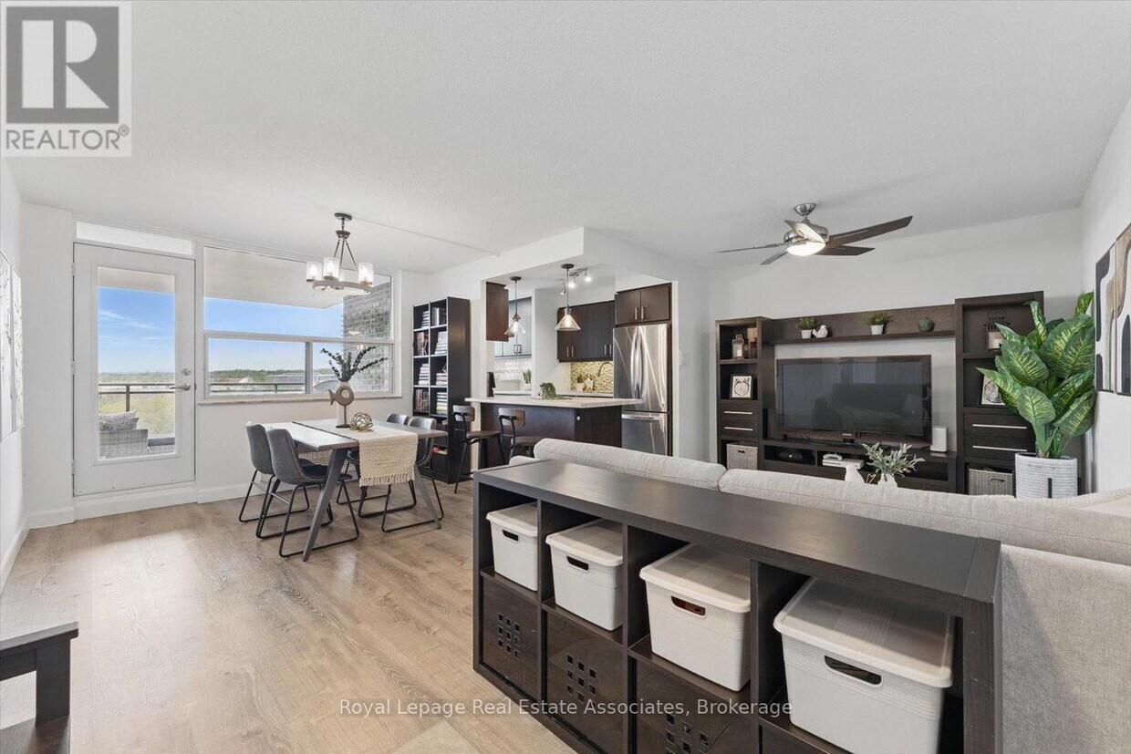 Photo principale - 966-966 Inverhouse Dr
