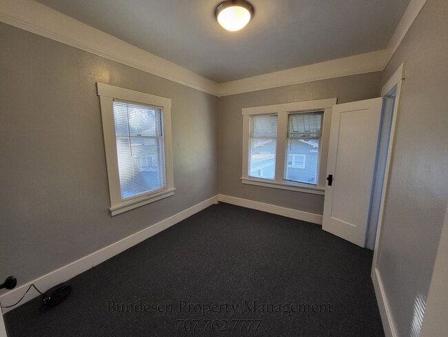 Building Photo - 126 Leland St