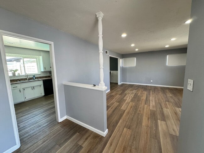 Building Photo - Upgraded 3 Bed / 2 Bath Pool Home with Sol...