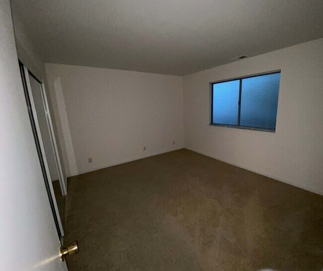 Foto del edificio - 801 Corbett Ave