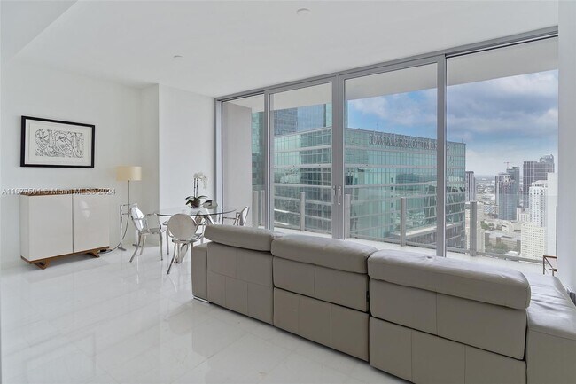 Foto del edificio - 300 Biscayne Blvd Way