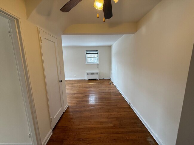 Foto del edificio - 194-01 37th Ave