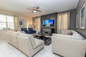 Building Photo - 9018 Stinger Dr
