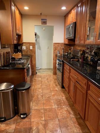 K - 1830 Lakeshore Ave
