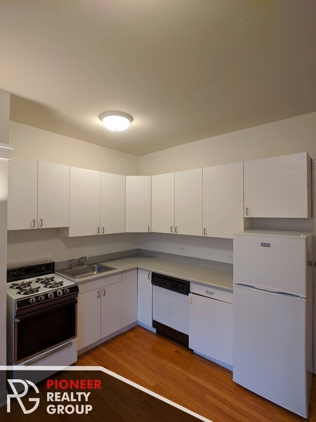 Foto del edificio - 812 W Waveland Ave