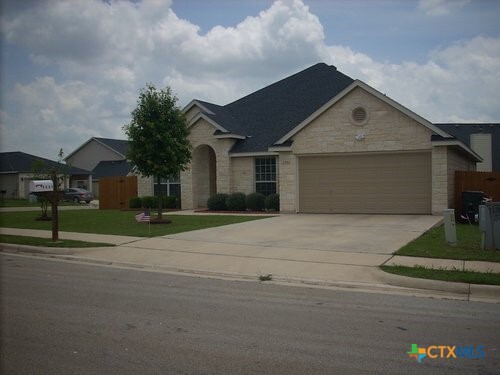 Foto principal - 2001 Hearthstone Dr