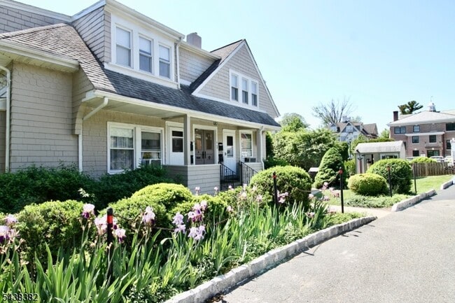 Building Photo - 39 N Mountain Ave