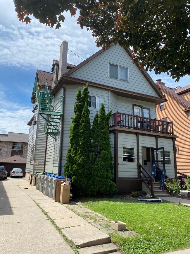 Foto del edificio - 2621 N Maryland Ave