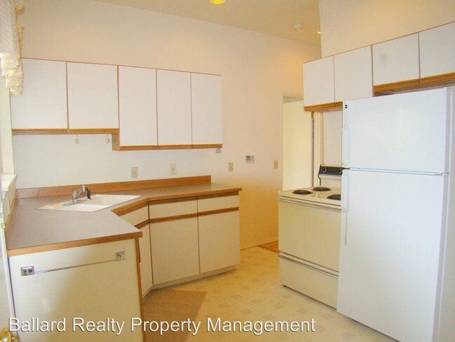 Foto del edificio - 3 br, 2 bath House - 340 17th Ave E
