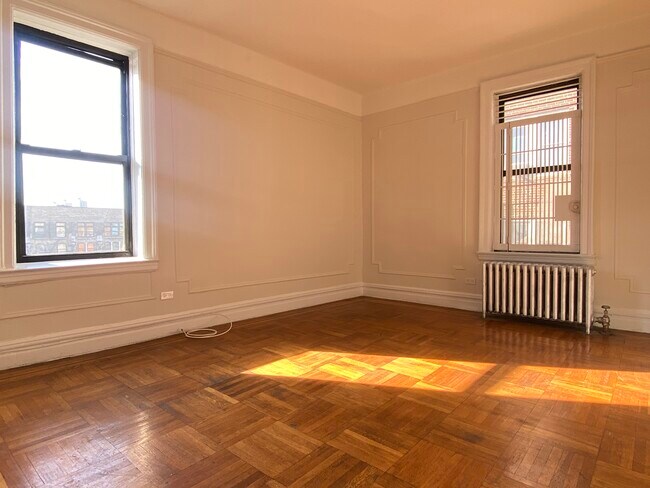 Foto del edificio - 2 Magaw Pl