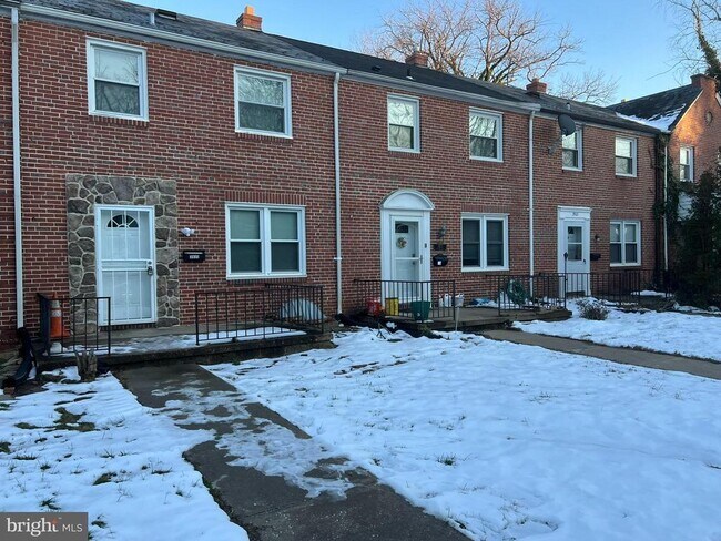 Building Photo - 3925 Rexmere Rd