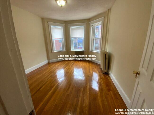 Foto del edificio - 33 Woodstock Ave