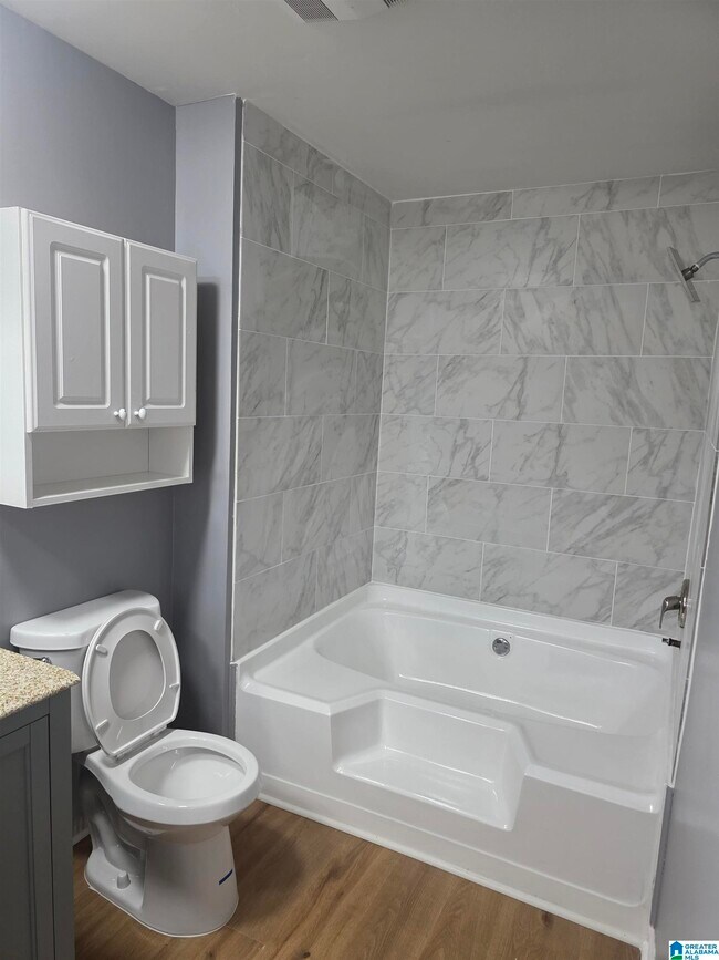 Foto del edificio - 529 Camellia Rd