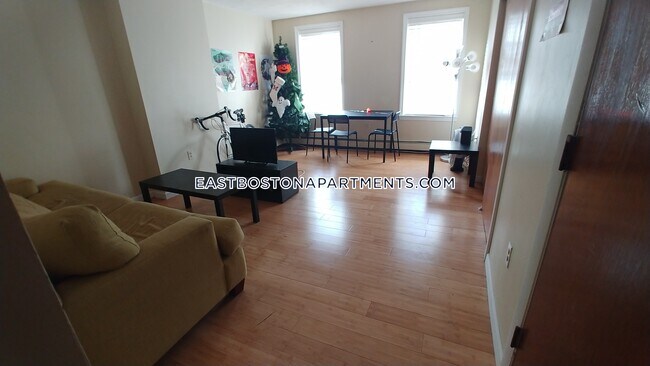 Building Photo - 27 Eutaw St