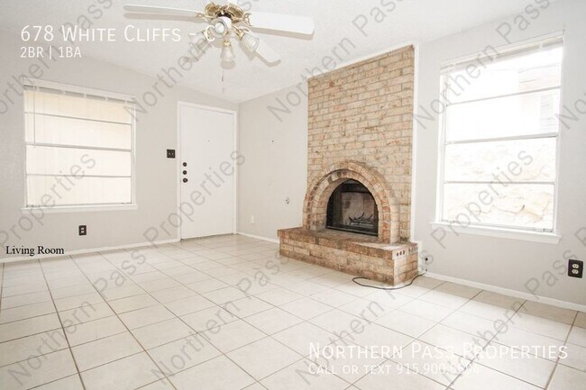 Building Photo - Cozy 2 BDR Apartment Near Resler!