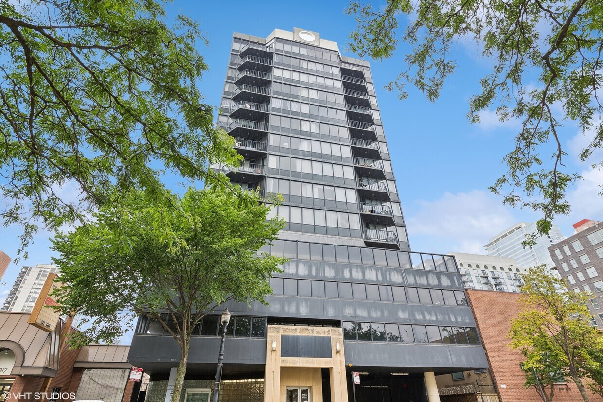 Primary Photo - 1309 N Wells St