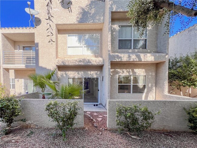 Building Photo - 6250 W Flamingo Rd