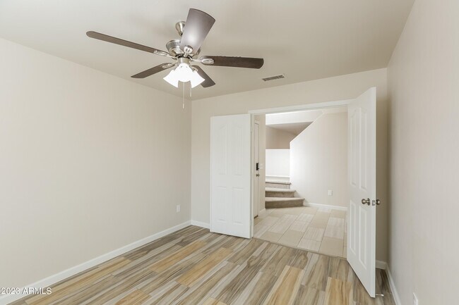 Foto del edificio - 7422 S 40th Ln